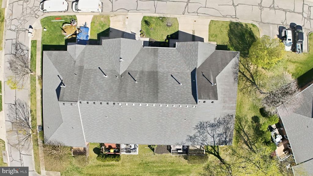 Image 32 of property listing at 905 YARDARM LN, Annapolis, MD 21401