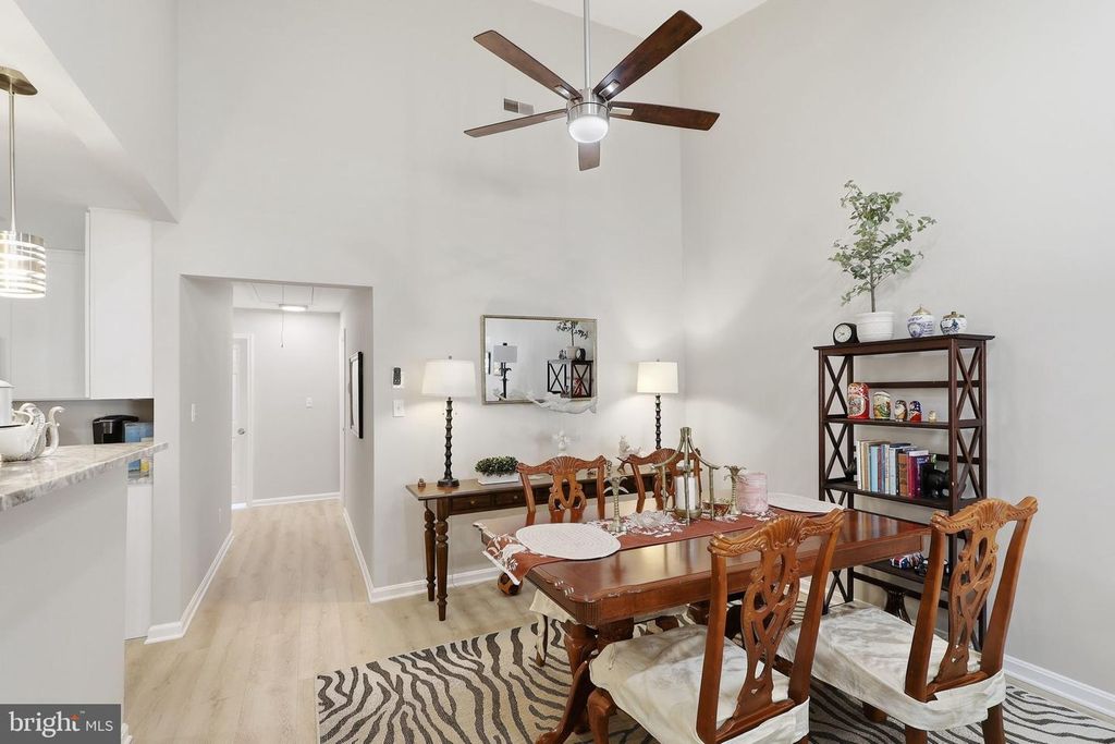 Image 7 of property listing at 905 YARDARM LN, Annapolis, MD 21401