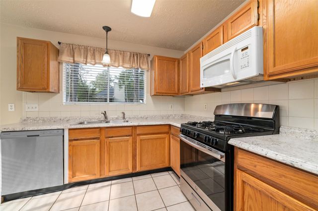 1934 Pincher Creek Drive, Spring, TX 77386