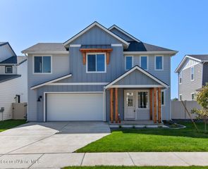 575 MOSCOW ST, Sandpoint, ID 83864