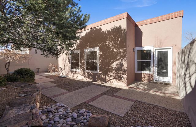 5704 Vulcan Vista Drive NE, Albuquerque, NM 87111