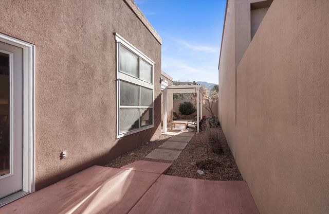 5704 Vulcan Vista Drive NE, Albuquerque, NM 87111