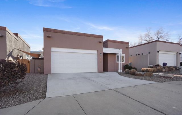 5704 Vulcan Vista Drive NE, Albuquerque, NM 87111