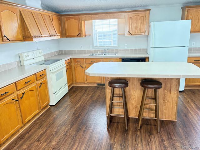 46 Bellwood, Swartz Creek, MI 48473