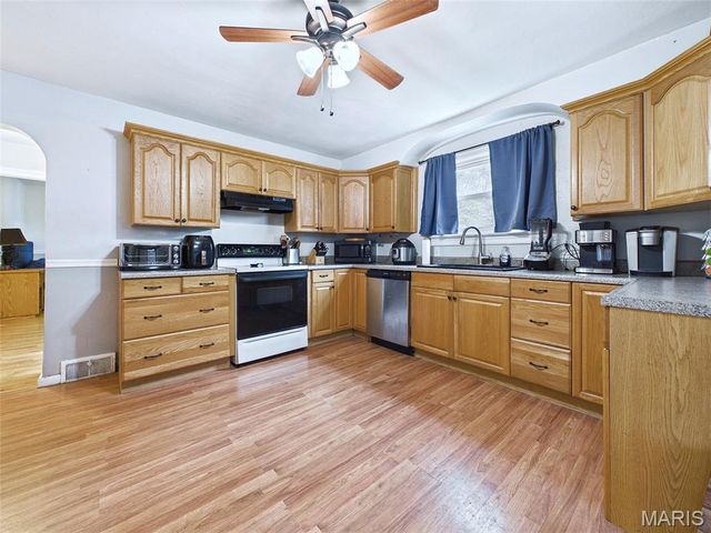 1911 N Charles Street, Belleville, IL 62221