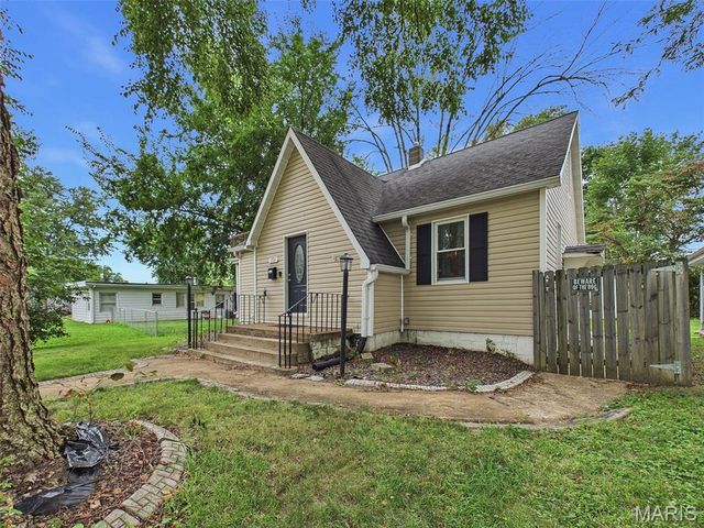 1911 N Charles Street, Belleville, IL 62221