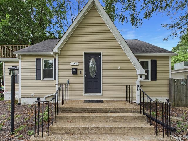 1911 N Charles Street, Belleville, IL 62221