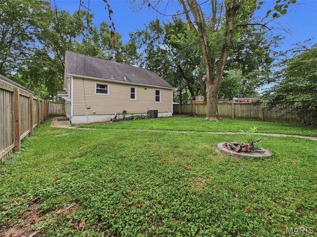 1911 N Charles Street, Belleville, IL 62221