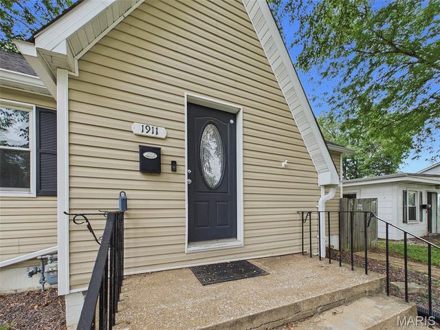 1911 N Charles Street, Belleville, IL 62221