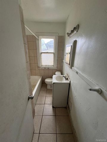 8088 Wisconsin Street, Detroit, MI 48204
