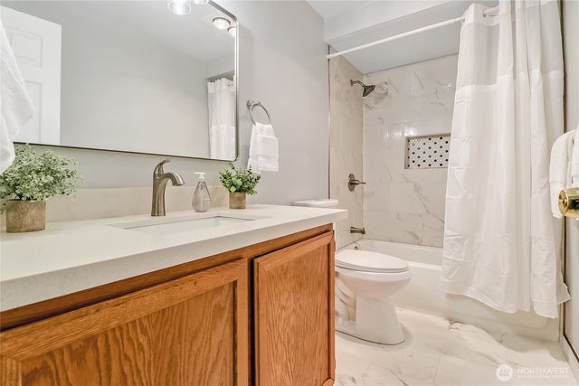 9810 116th Place NE, Kirkland, WA 98033