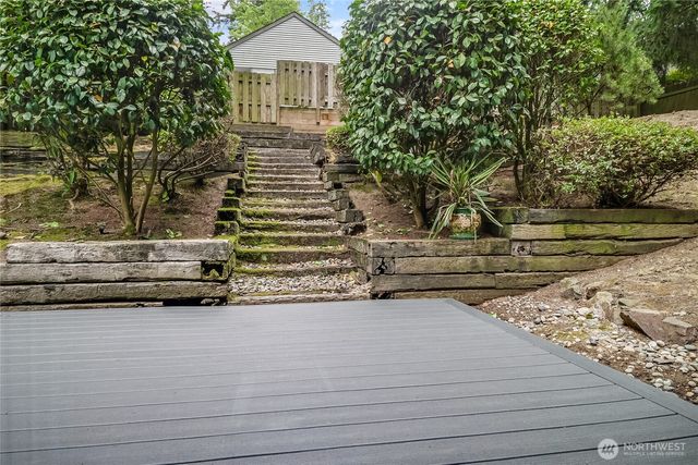 9810 116th Place NE, Kirkland, WA 98033