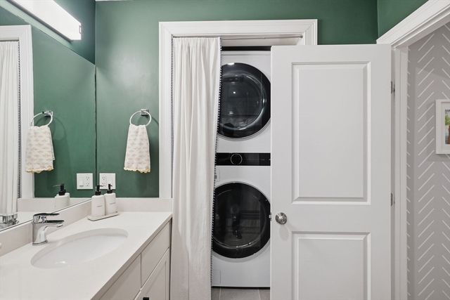 101 Summit Ave 1, Winthrop, MA 02152