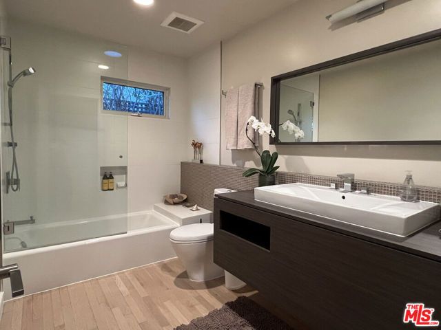 2707 Westwood Boulevard, Los Angeles, CA 90064