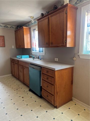 721 Fetick Ave, Taft, TX 78390