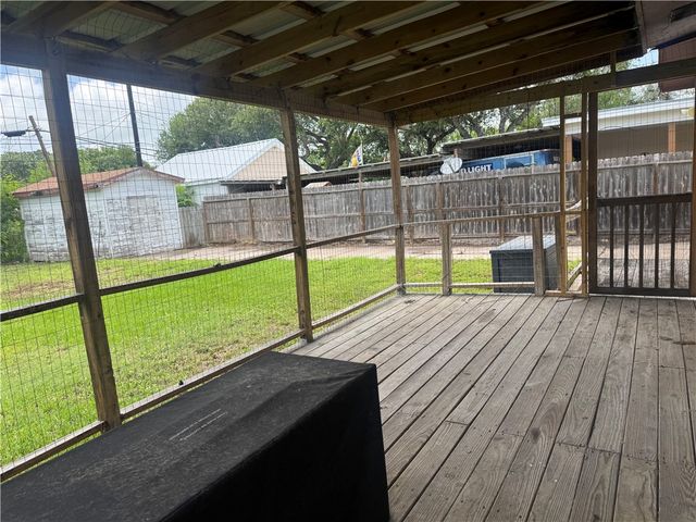 721 Fetick Ave, Taft, TX 78390
