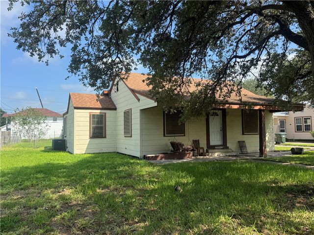 721 Fetick Ave, Taft, TX 78390