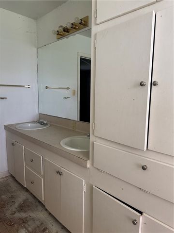721 Fetick Ave, Taft, TX 78390