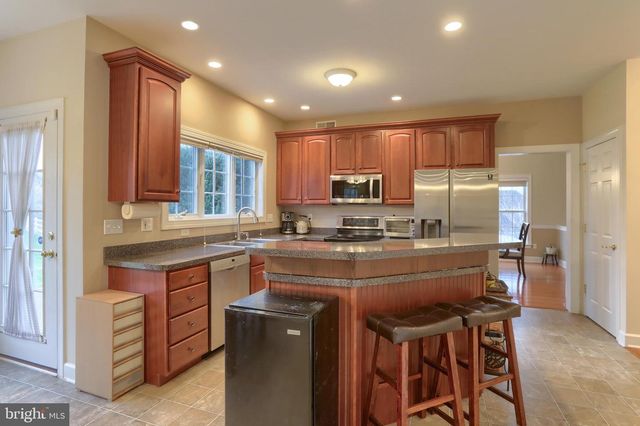 1265 STONE CREEK DR, Hummelstown, PA 17036