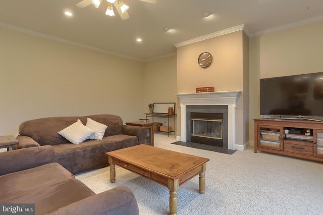 1265 STONE CREEK DR, Hummelstown, PA 17036
