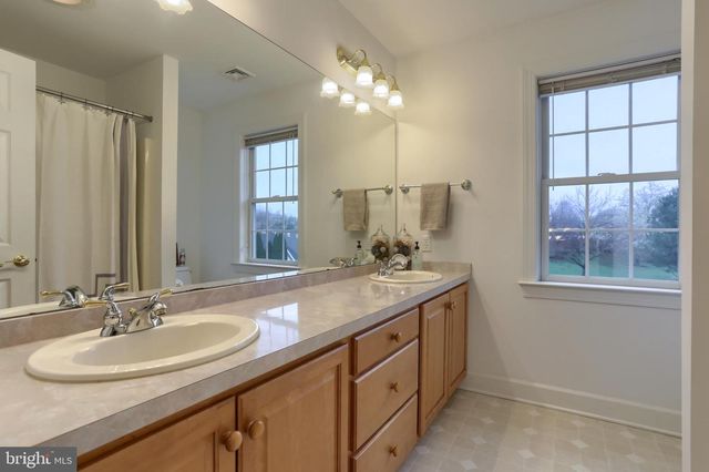 1265 STONE CREEK DR, Hummelstown, PA 17036