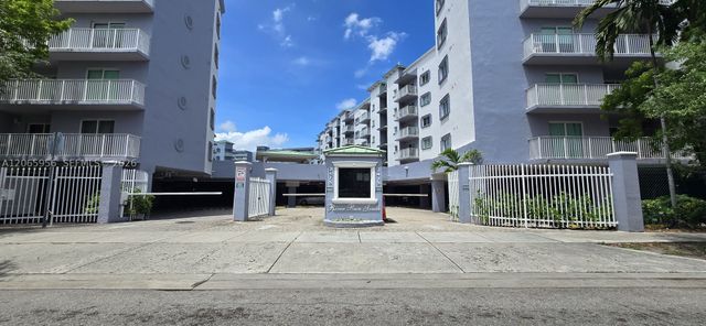 2415 NW 16th St Rd 315, Miami, FL 33125
