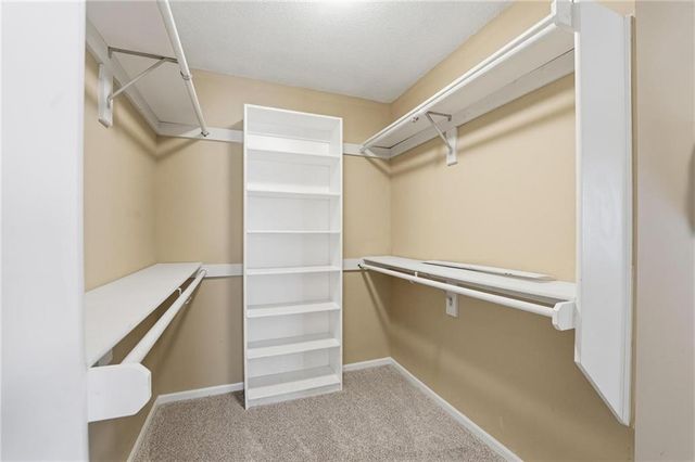 5206 W 157th Place, Overland Park, KS 66224