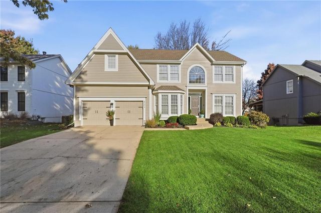 5206 W 157th Place, Overland Park, KS 66224