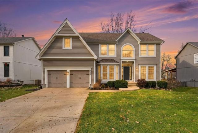 5206 W 157th Place, Overland Park, KS 66224