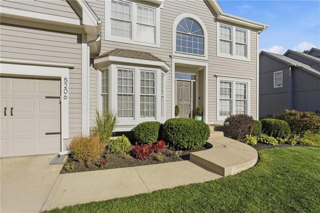 5206 W 157th Place, Overland Park, KS 66224