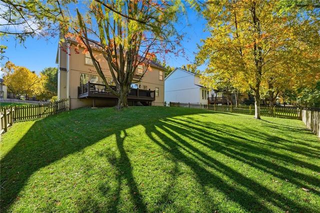 5206 W 157th Place, Overland Park, KS 66224