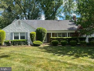 4 CHALFORD LN, Willingboro, NJ 08046