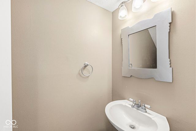 12303 W Ridge Circle, Indianapolis, IN 46236