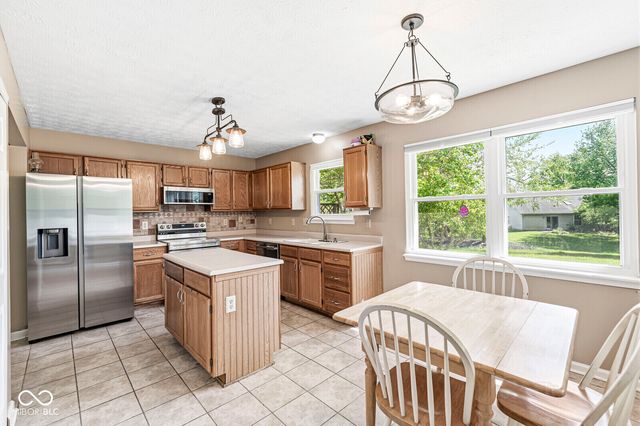 12303 W Ridge Circle, Indianapolis, IN 46236
