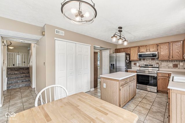 12303 W Ridge Circle, Indianapolis, IN 46236
