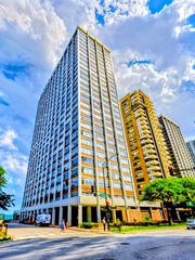 6171 N Sheridan Road 402, Chicago, IL 60660