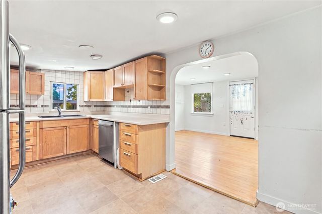 10409 3rd Avenue SW, Seattle, WA 98146