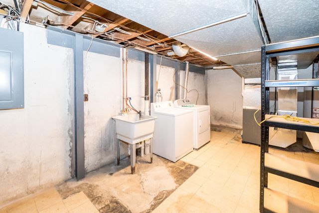 2714 Antietam Drive, Ann Arbor, MI 48105