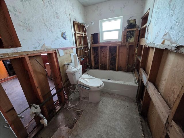 515 AVENIDA DE MAYO, Sarasota, FL 34242