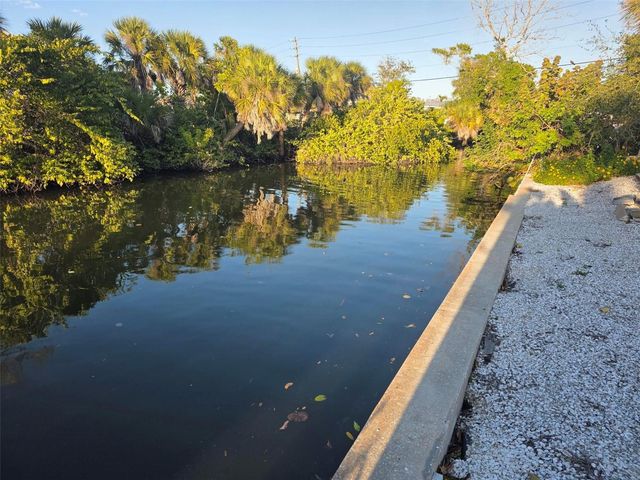 515 AVENIDA DE MAYO, Sarasota, FL 34242