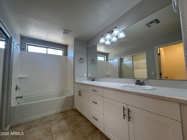 858 E NARDINI Street, San Tan Valley, AZ 85140