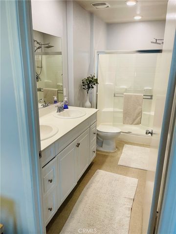 14120 W Willow Lane, Van Nuys, CA 91405