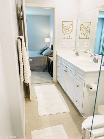 14120 W Willow Lane, Van Nuys, CA 91405