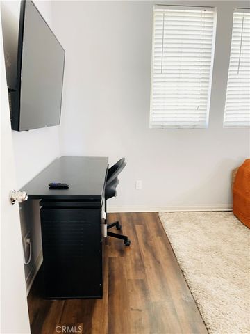 14120 W Willow Lane, Van Nuys, CA 91405