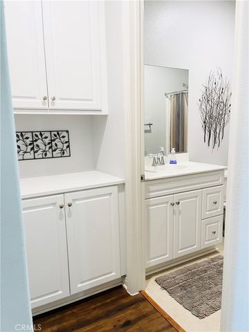 14120 W Willow Lane, Van Nuys, CA 91405