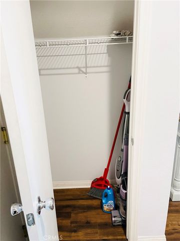 14120 W Willow Lane, Van Nuys, CA 91405