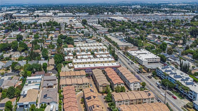 14120 W Willow Lane, Van Nuys, CA 91405