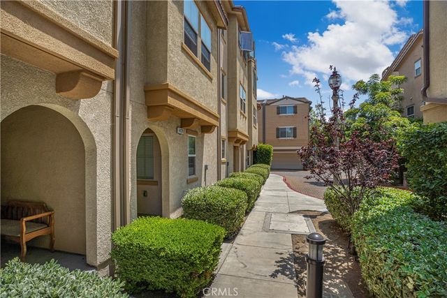 14120 W Willow Lane, Van Nuys, CA 91405