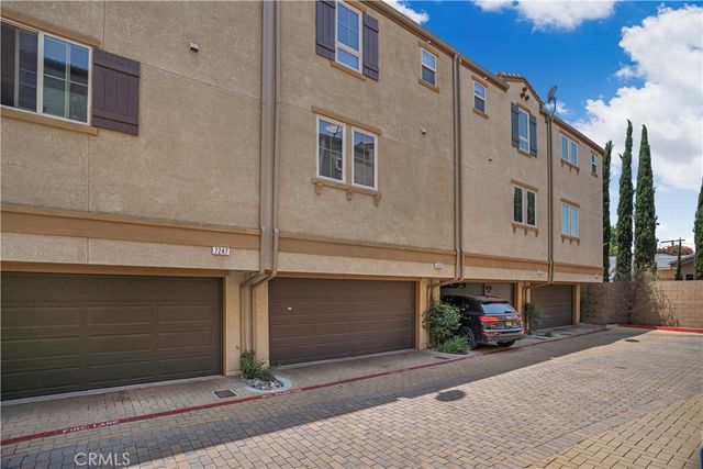 14120 W Willow Lane, Van Nuys, CA 91405