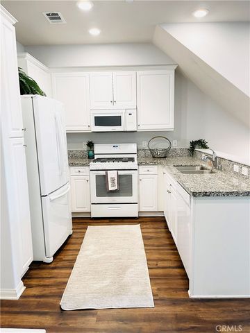 14120 W Willow Lane, Van Nuys, CA 91405